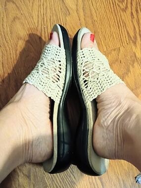 Life Stride Cream Woven Open-Toe Slide Mules